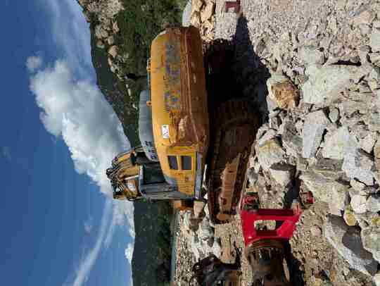 徐工XE400DK履帶式挖掘機