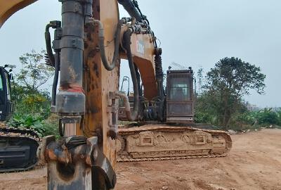 徐工XE550DK履帶式挖掘機