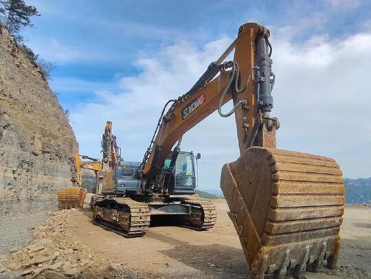 徐工XE490DK履帶式挖掘機