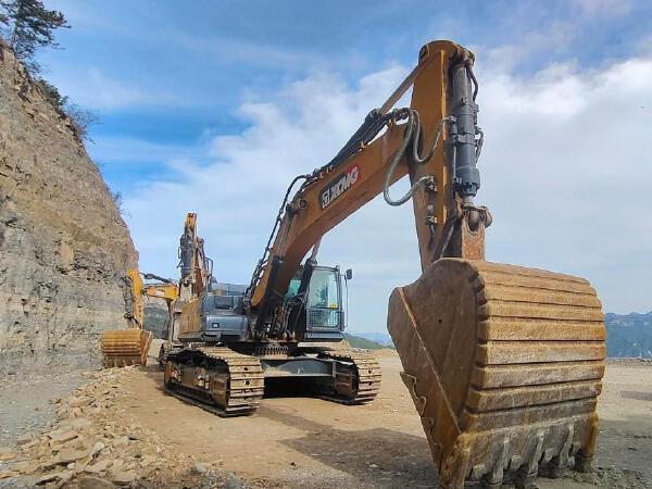 徐工XE490DK履帶式挖掘機