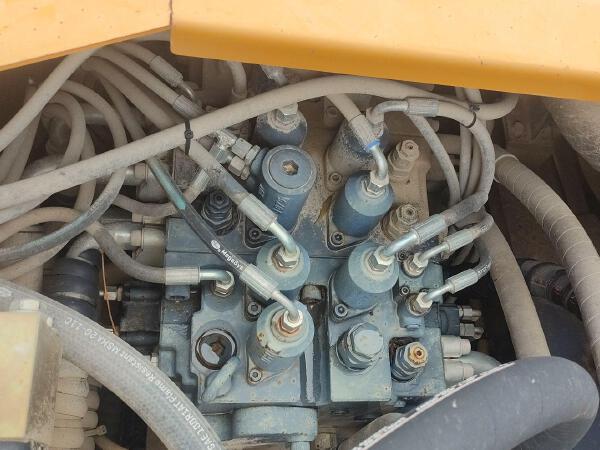 徐工XE490DK履带式挖掘机