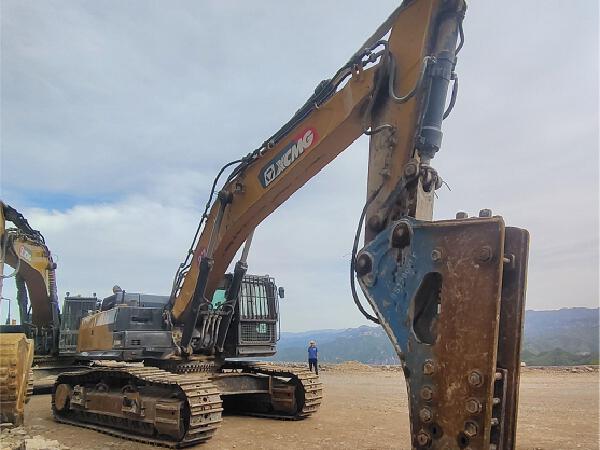 徐工XE490DK履带式挖掘机