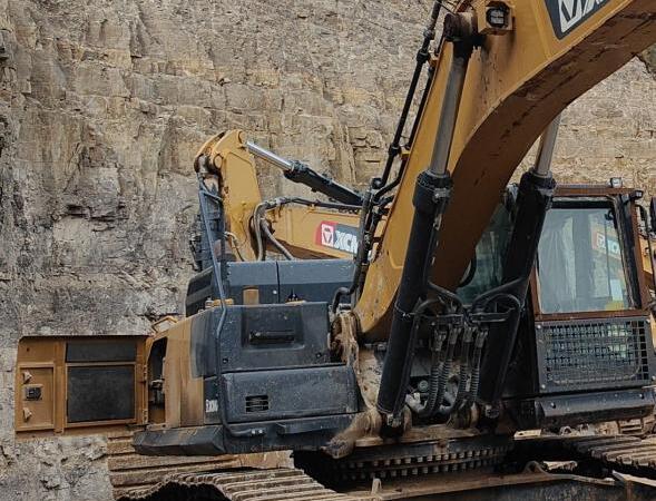 徐工XE490DK履带式挖掘机