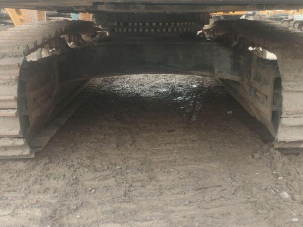 徐工XE550DK履帶式挖掘機