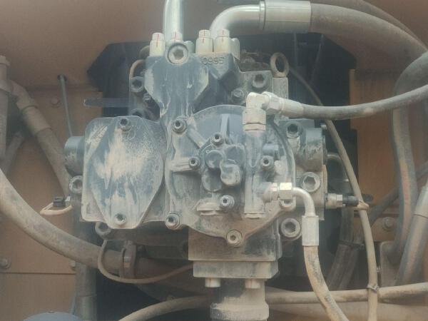 徐工XE550DK履帶式挖掘機