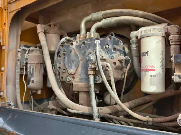 徐工XE600DK MAX履带式挖掘机