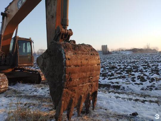 徐工XE335DK履帶式挖掘機