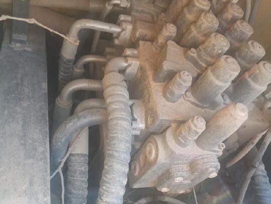 徐工XE245GH履帶式挖掘機