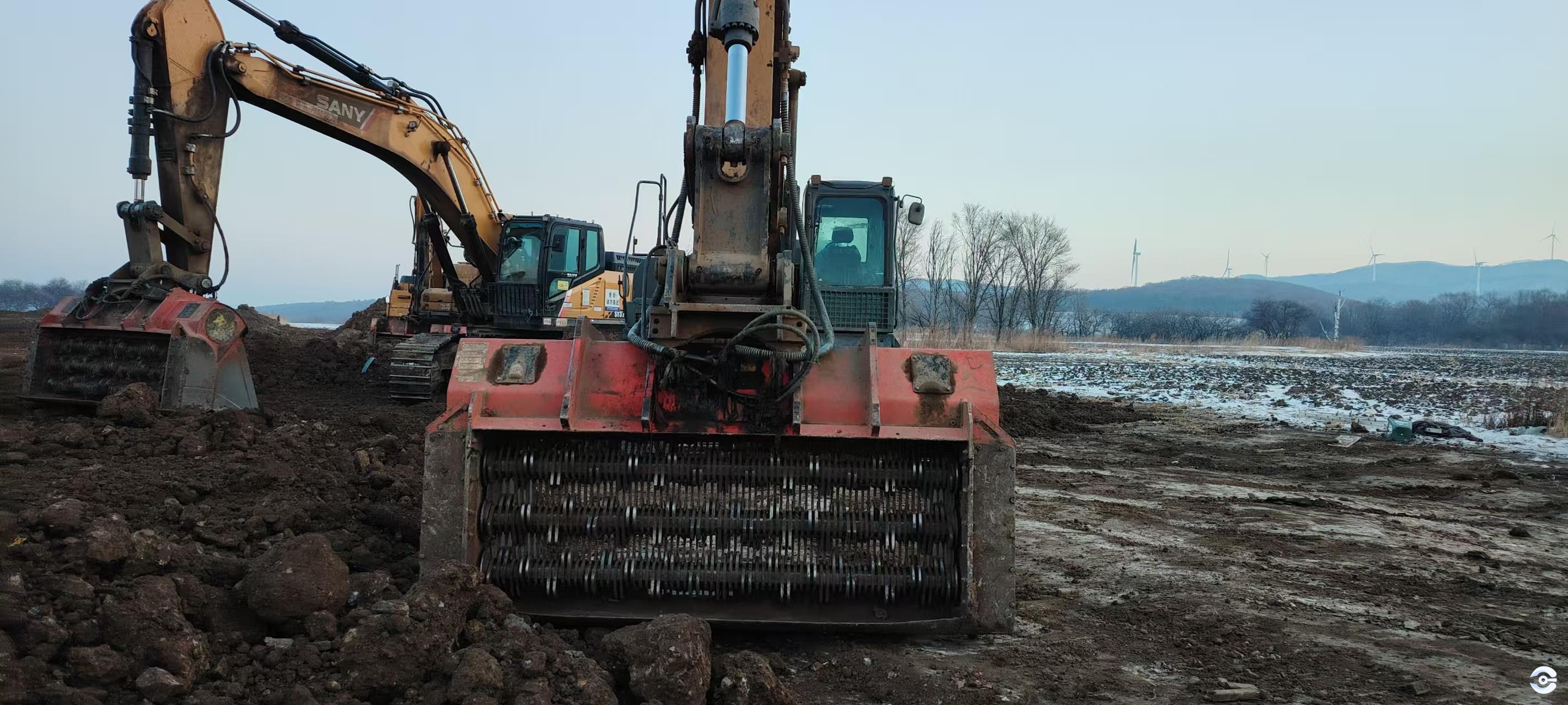 徐工XE335DK履帶式挖掘機