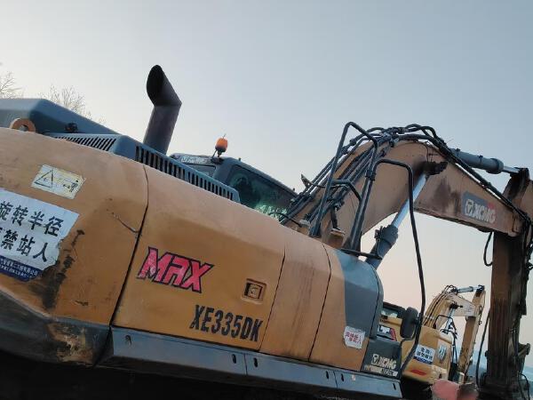 徐工XE335DK履帶式挖掘機