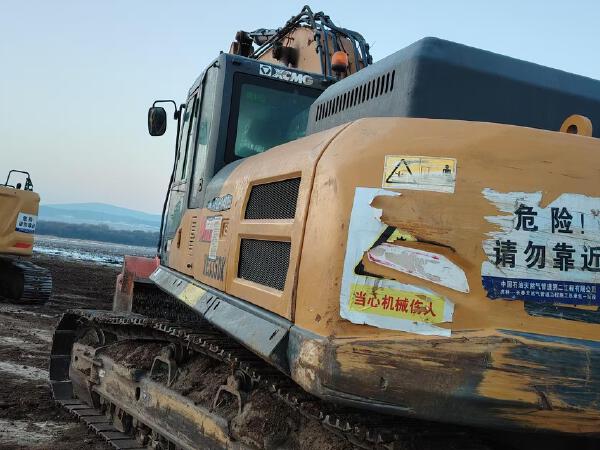 徐工XE335DK履帶式挖掘機