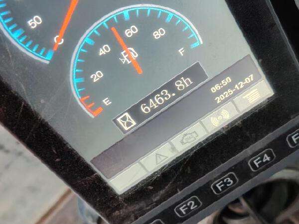 徐工XE335DK履帶式挖掘機