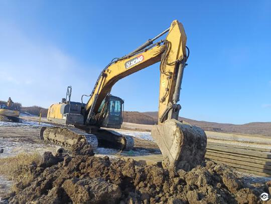 徐工XE310DA履帶式挖掘機