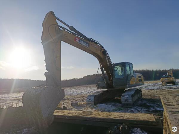 徐工XE310DA履帶式挖掘機