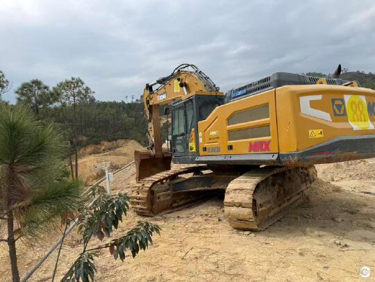 徐工XE600DK MAX履带式挖掘机
