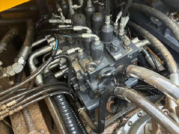 徐工XE600DK MAX履带式挖掘机