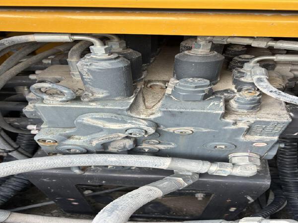 徐工XE650GK履帶式挖掘機