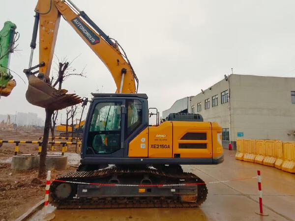 徐工XE215G履帶式挖掘機