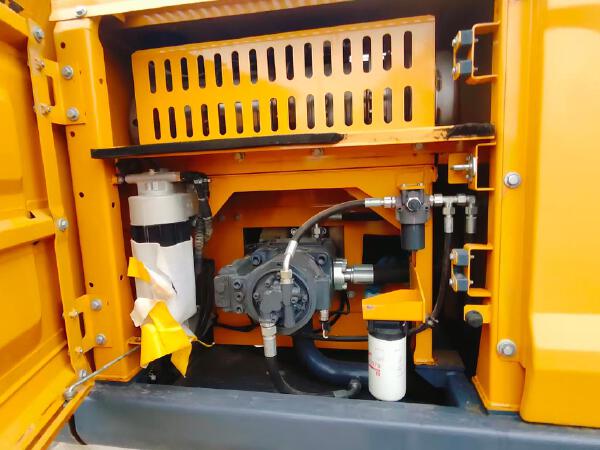 徐工XE215G履帶式挖掘機