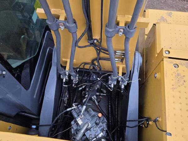 徐工XE215G履帶式挖掘機