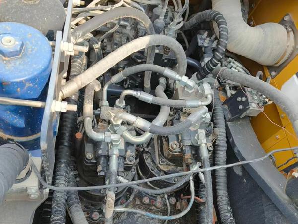 徐工XE600DK MAX履带式挖掘机