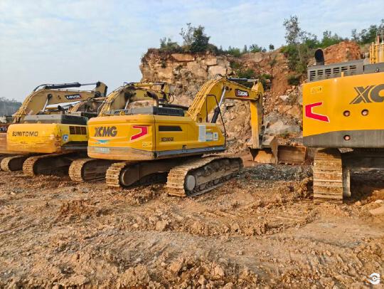 徐工XE380GK履帶式挖掘機(jī)