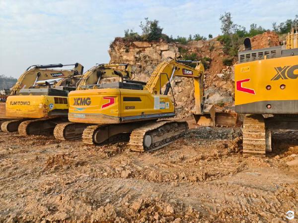 徐工XE380GK履帶式挖掘機(jī)