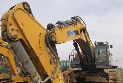 徐工XE900D履带式挖掘机