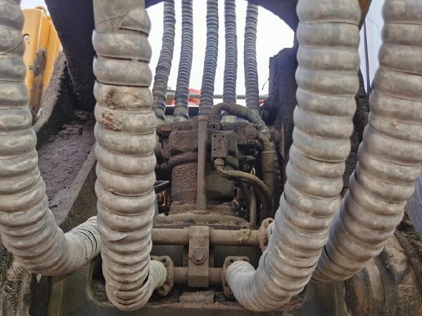 徐工XE900D履带式挖掘机