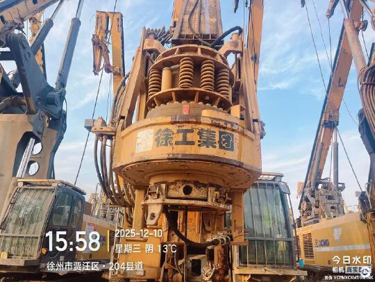 徐工XR240E旋挖鉆機(jī)