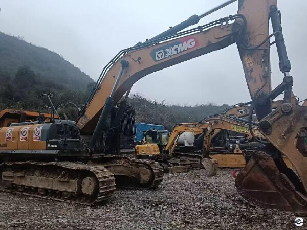 徐工XE400DK履带式挖掘机