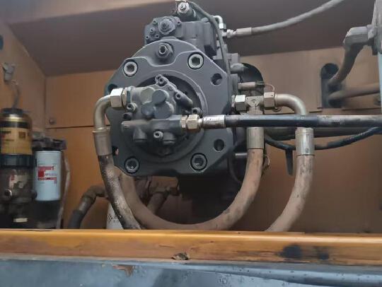 徐工XE400DK履带式挖掘机