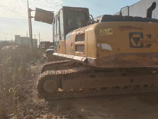 徐工XE270DK履带式挖掘机