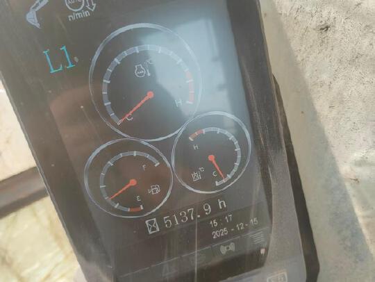 徐工XE270DK履带式挖掘机