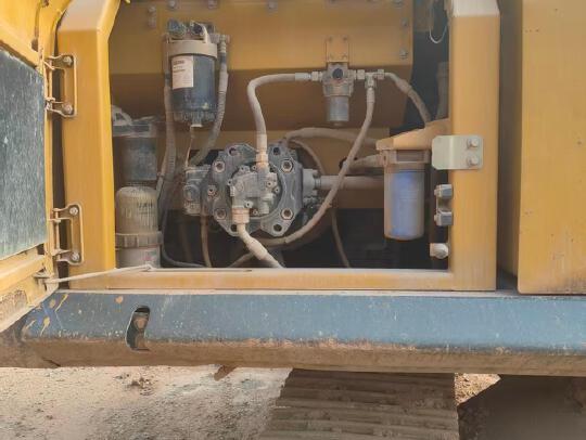 徐工XE270DK履带式挖掘机