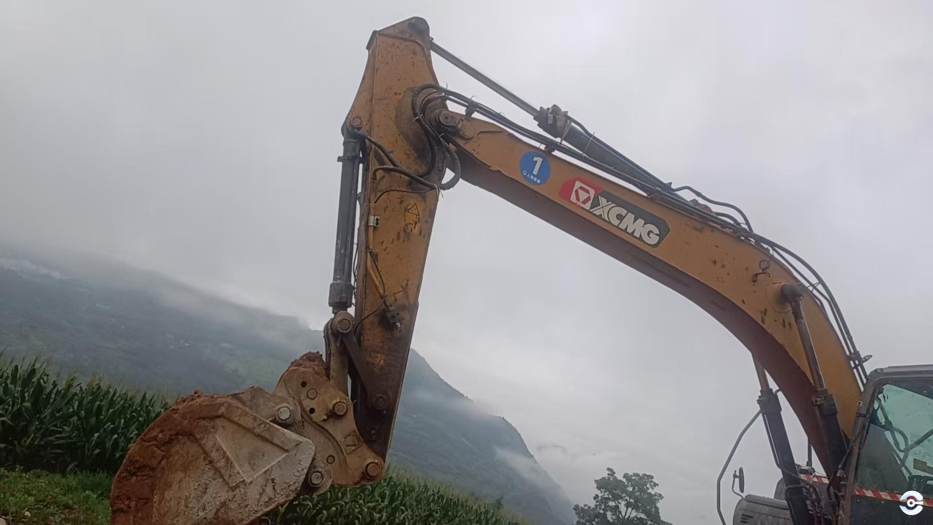 徐工XE200DA履带式挖掘机