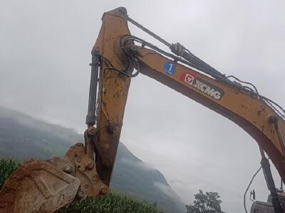 徐工XE200DA履带式挖掘机