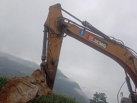 徐工XE200DA履带式挖掘机