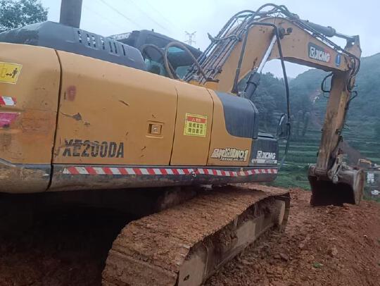 徐工XE200DA履带式挖掘机