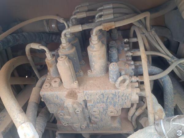 徐工XE200DA履带式挖掘机