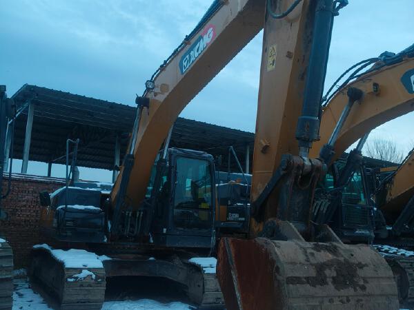 徐工XE205DA履带式挖掘机