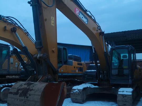 徐工XE205DA履带式挖掘机