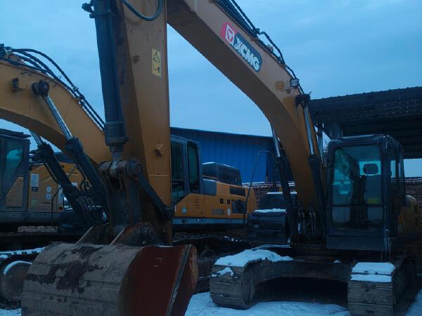 徐工XE205DA履带式挖掘机