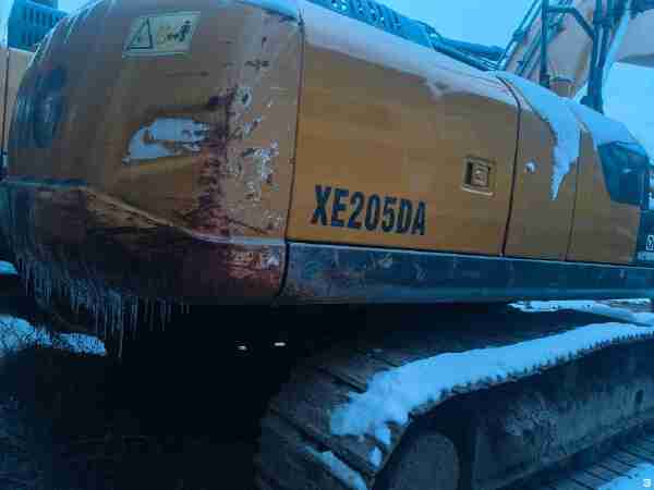 徐工XE205DA履带式挖掘机
