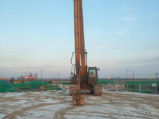 徐工XE370D履带式挖掘机