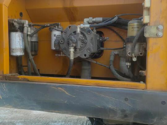 徐工XE370D履带式挖掘机