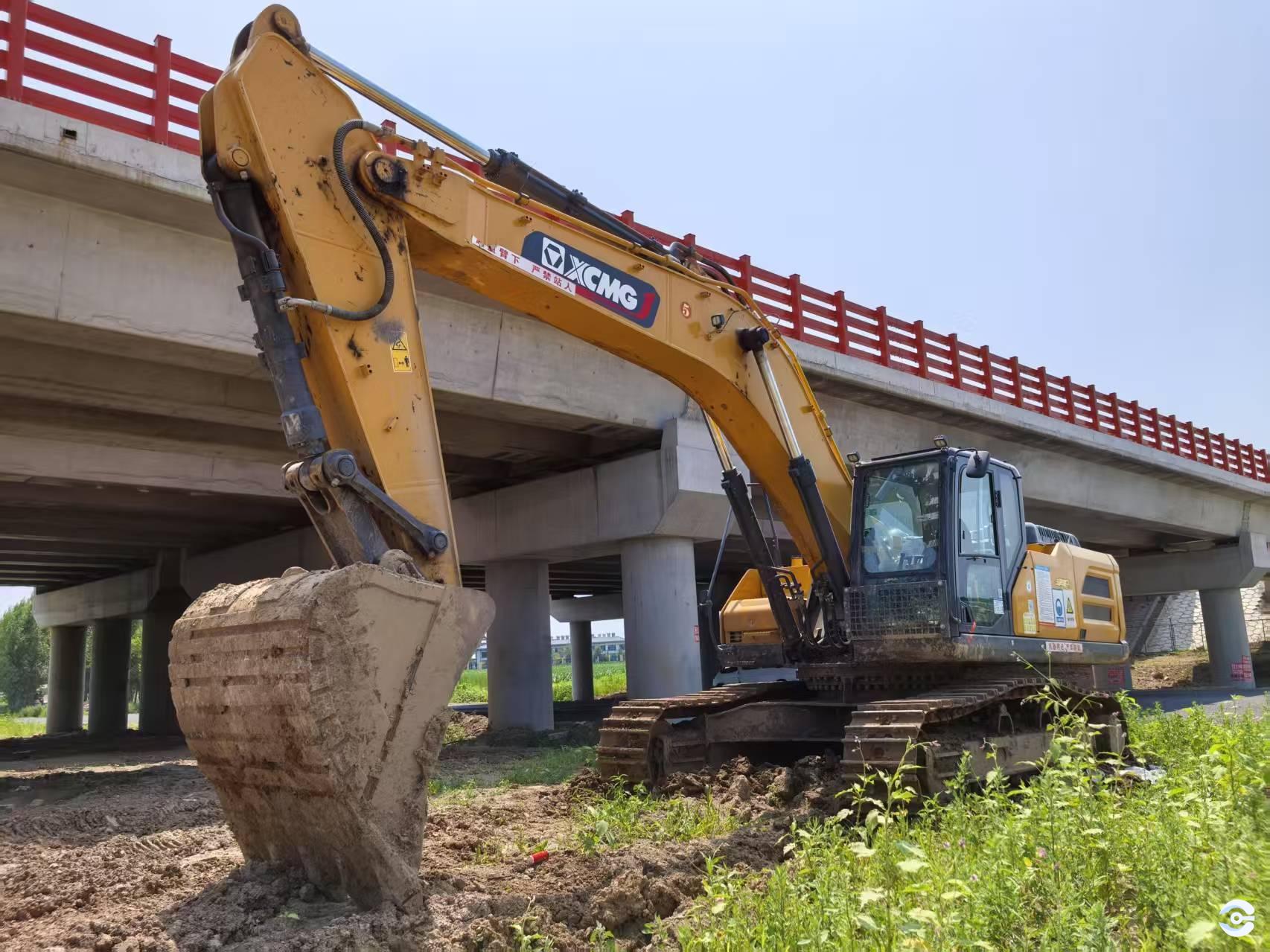 徐工XE380G PRO履带式挖掘机