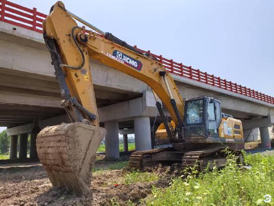 徐工XE380G PRO履带式挖掘机