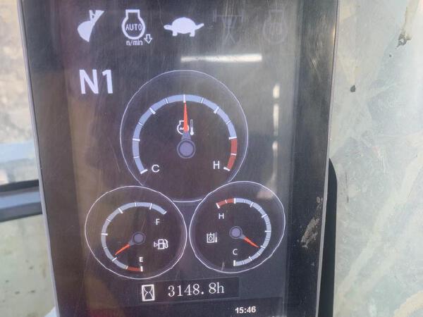 徐工XE335DK履带式挖掘机