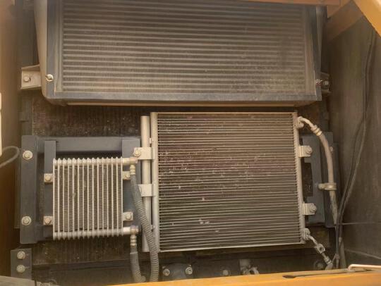 徐工XE335DK履带式挖掘机